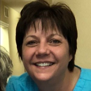 Meet your Posher, Lorrie